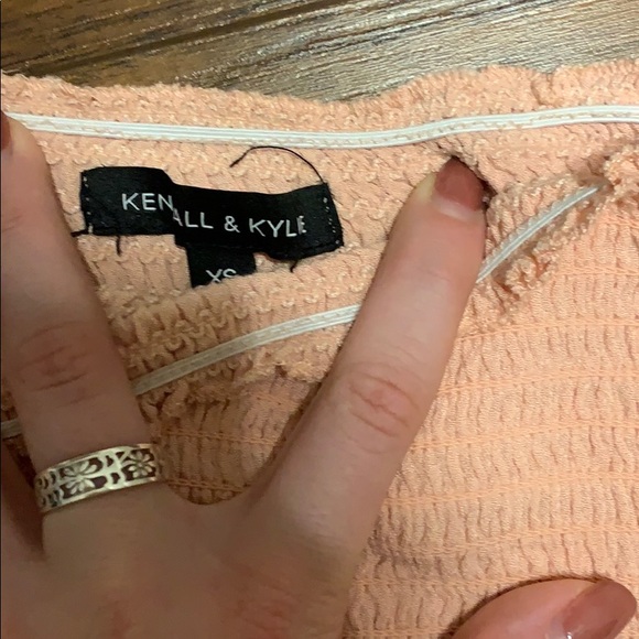 Kendall and Kylie cropped shirt - Picture 2 of 3